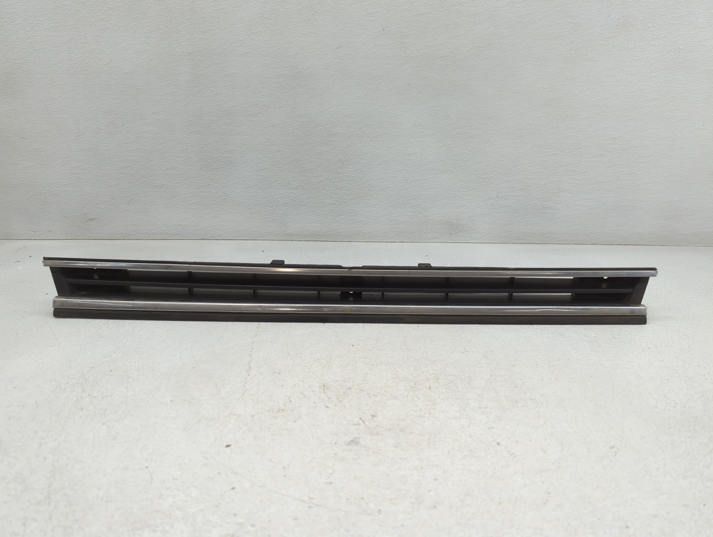 1986 Honda Civic Front Grille Bumper Not Included - Oemusedautoparts1.com