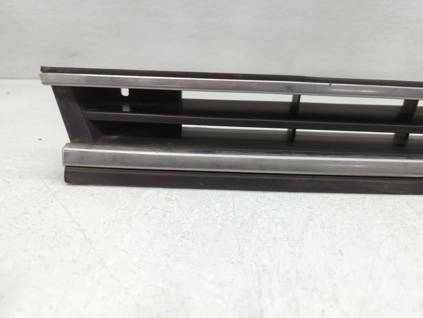 1986 Honda Civic Front Grille Bumper Not Included - Oemusedautoparts1.com