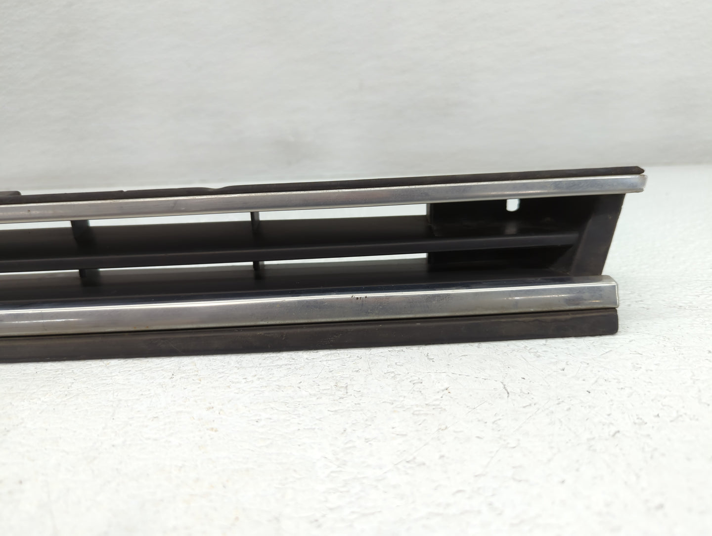 1986 Honda Civic Front Grille Bumper Not Included - Oemusedautoparts1.com