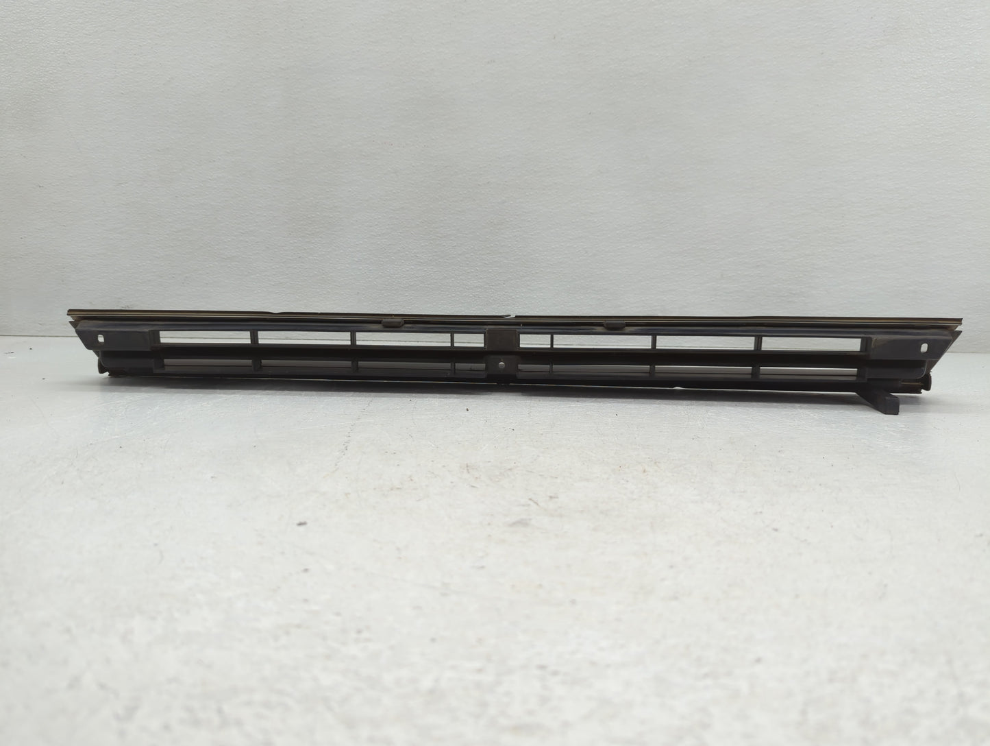 1986 Honda Civic Front Grille Bumper Not Included - Oemusedautoparts1.com