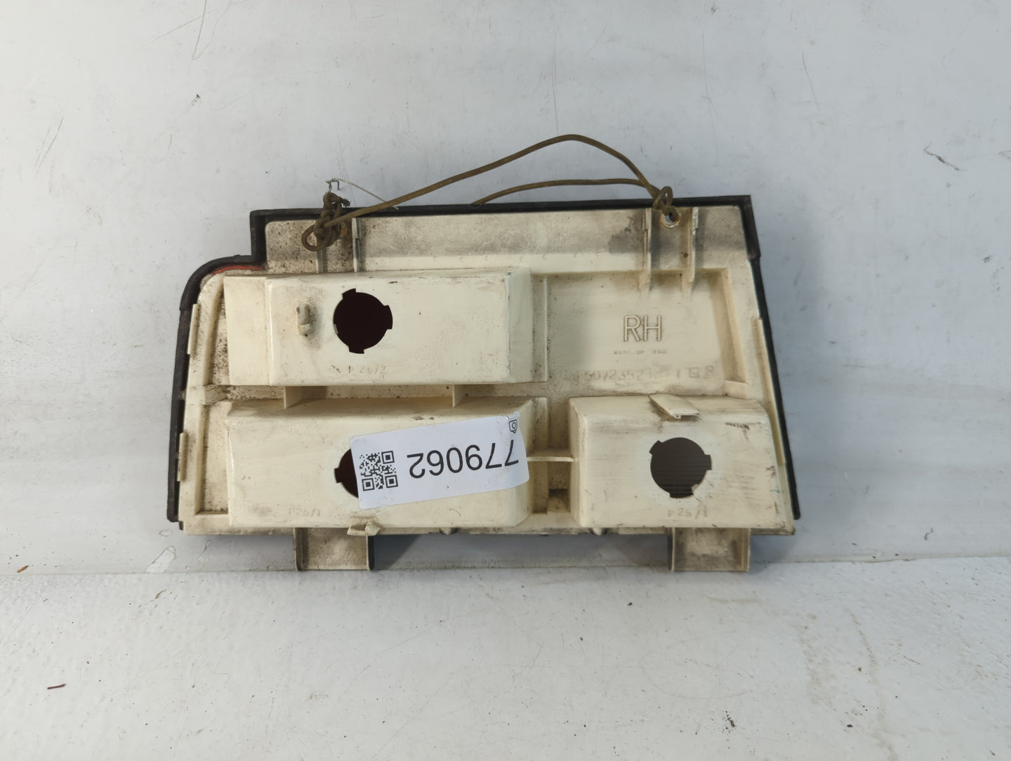 1987 Chevrolet Cavalier Tail Light Assembly Passenger Right OEM P/N:5072352 Fits OEM Used Auto Parts - Oemusedautoparts1.com