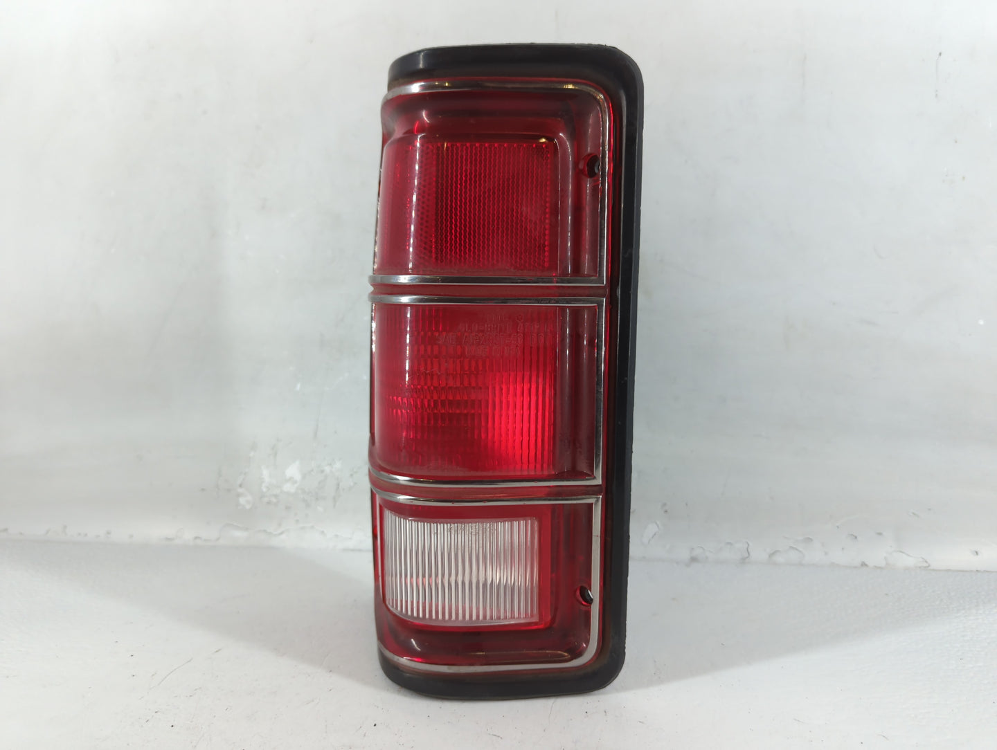 1987 Dodge Charger Tail Light Assembly Driver Left OEM P/N:GL0-BR1TE 472 AIP2RST-93 Fits OEM Used Auto Parts - Oemusedautopa