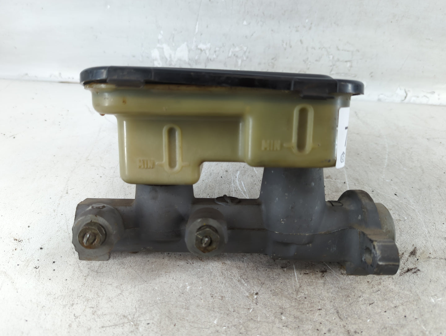 1987 Jeep Cherokee Brake Master Cylinder - Oemusedautoparts1.com