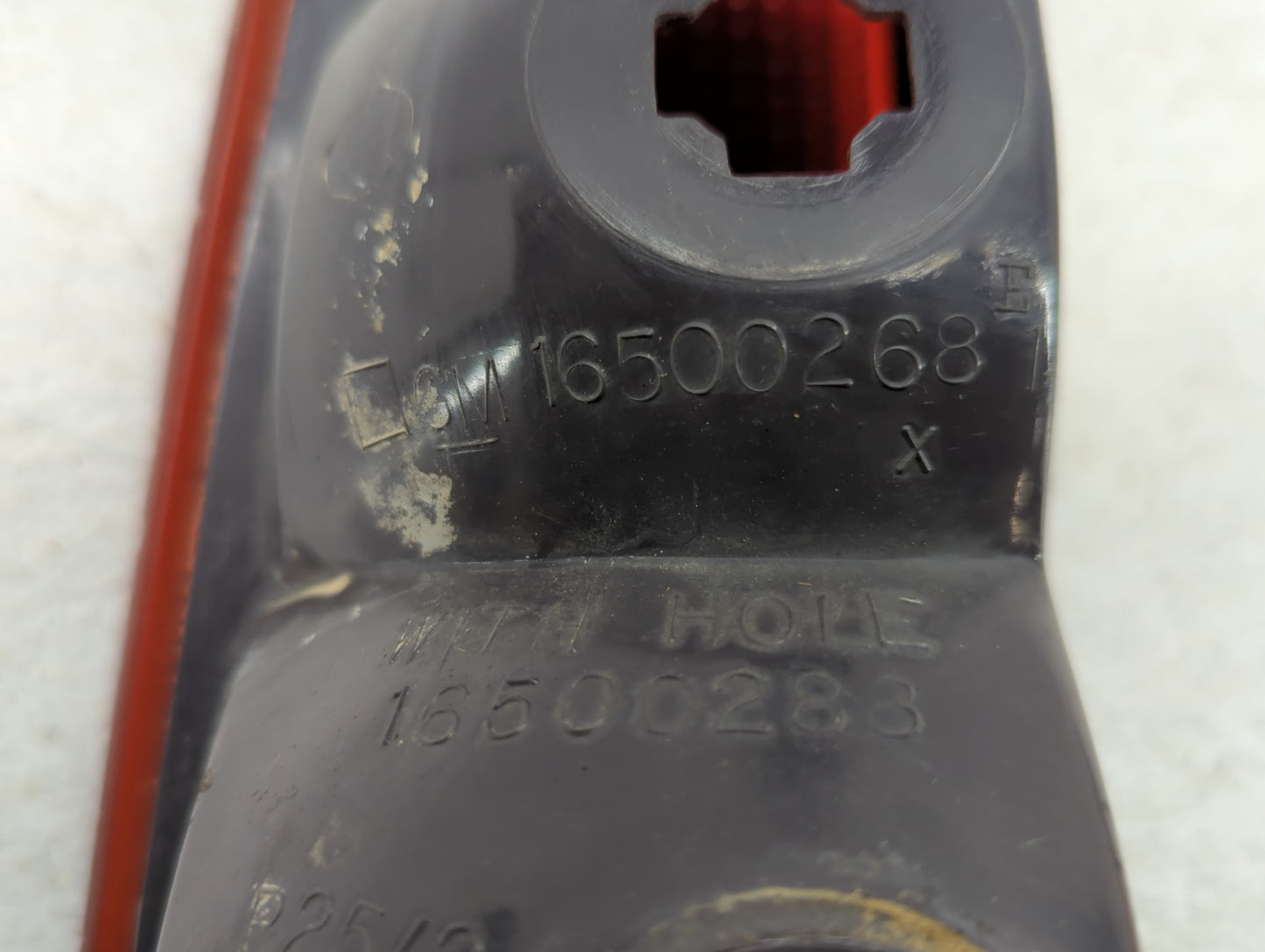1987 Oldsmobile 98 Tail Light Assembly Passenger Right OEM P/N:GM 16500268 16500268 Fits OEM Used Auto Parts - Oemusedautopa