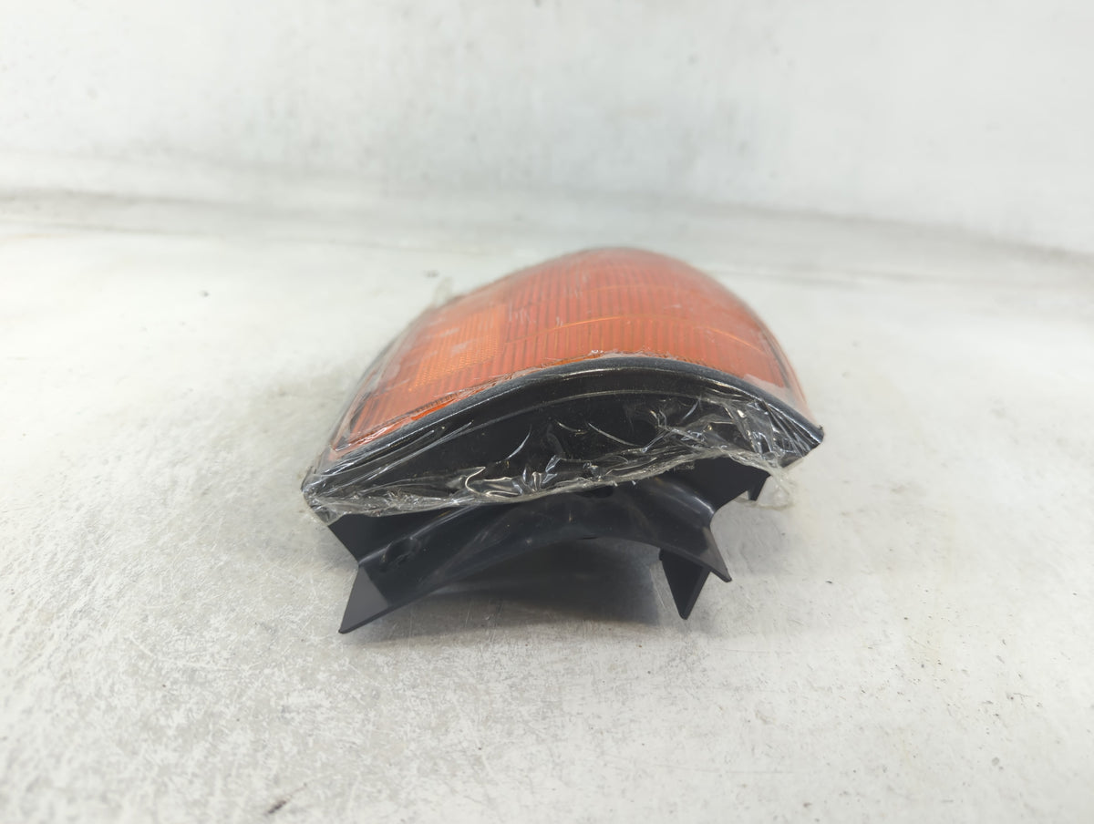 1987 Toyota Mark II Turn Signal Light Corner Lamp - Oemusedautoparts1.com