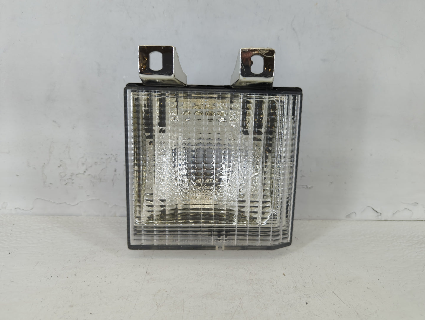 1988 Chevrolet Blazer Passenger Right Oem Head Light Headlight Lamp - Oemusedautoparts1.com