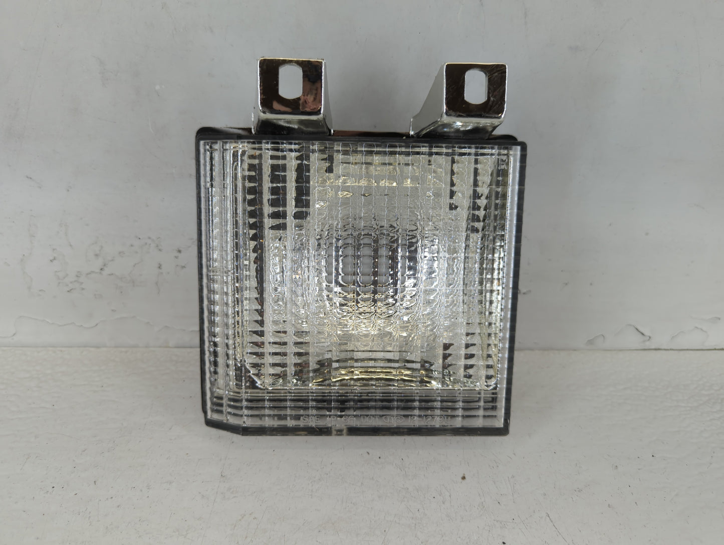 1988 Chevrolet Blazer Driver Left Oem Head Light Headlight Lamp - Oemusedautoparts1.com