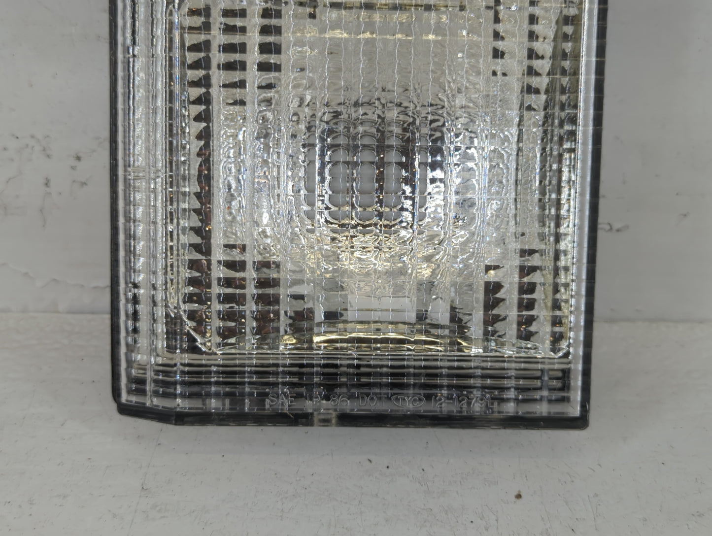 1988 Chevrolet Blazer Driver Left Oem Head Light Headlight Lamp - Oemusedautoparts1.com