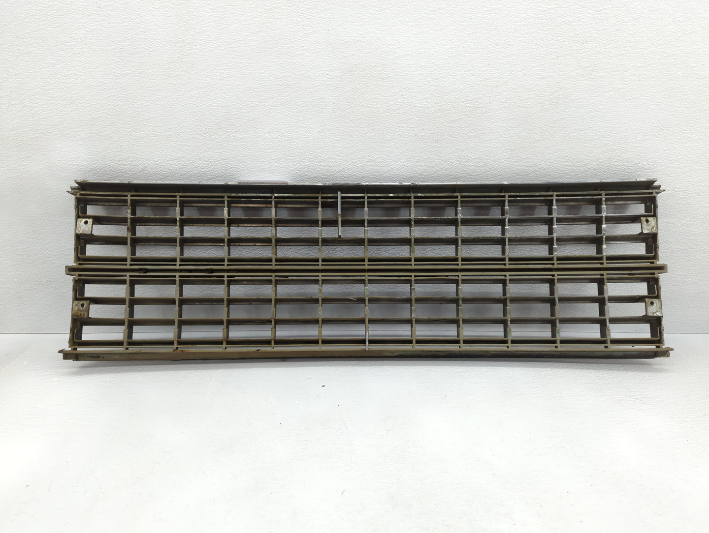 1988 Dodge Caravan Front Grille Bumper Not Included - Oemusedautoparts1.com