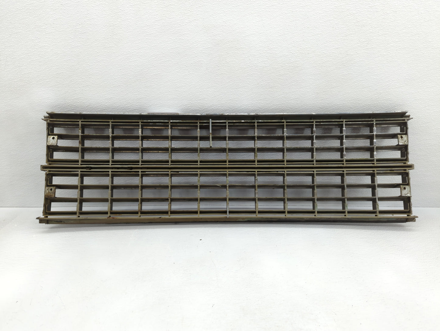 1988 Dodge Caravan Front Grille Bumper Not Included - Oemusedautoparts1.com