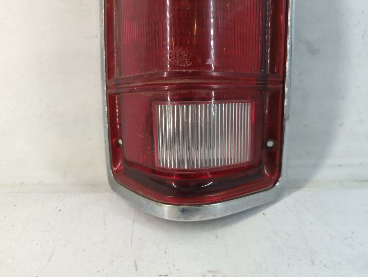 1988 Dodge Dakota Tail Light Assembly Driver Left OEM P/N:82897 lh -2 Fits OEM Used Auto Parts - Oemusedautoparts1.com