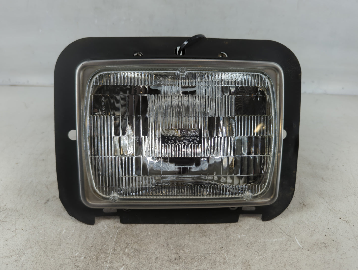 1988 Ford Aerostar Passenger Right Oem Head Light Headlight Lamp - Oemusedautoparts1.com