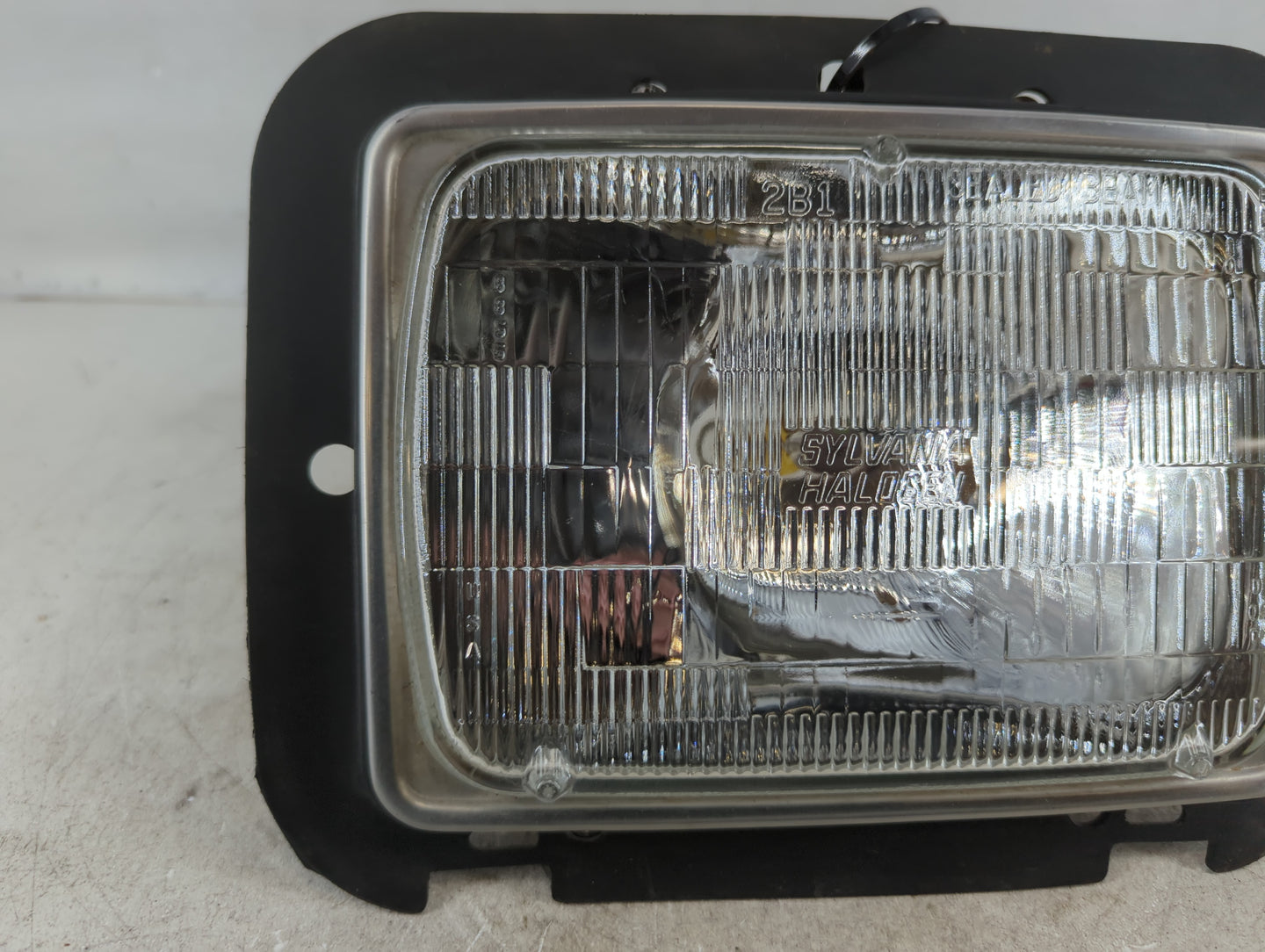1988 Ford Aerostar Passenger Right Oem Head Light Headlight Lamp - Oemusedautoparts1.com