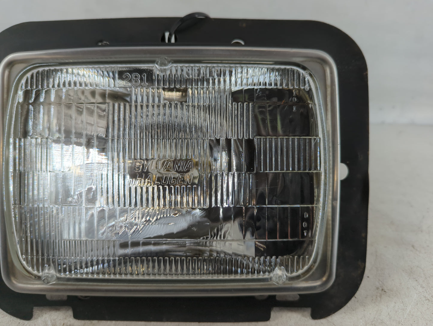 1988 Ford Aerostar Passenger Right Oem Head Light Headlight Lamp - Oemusedautoparts1.com