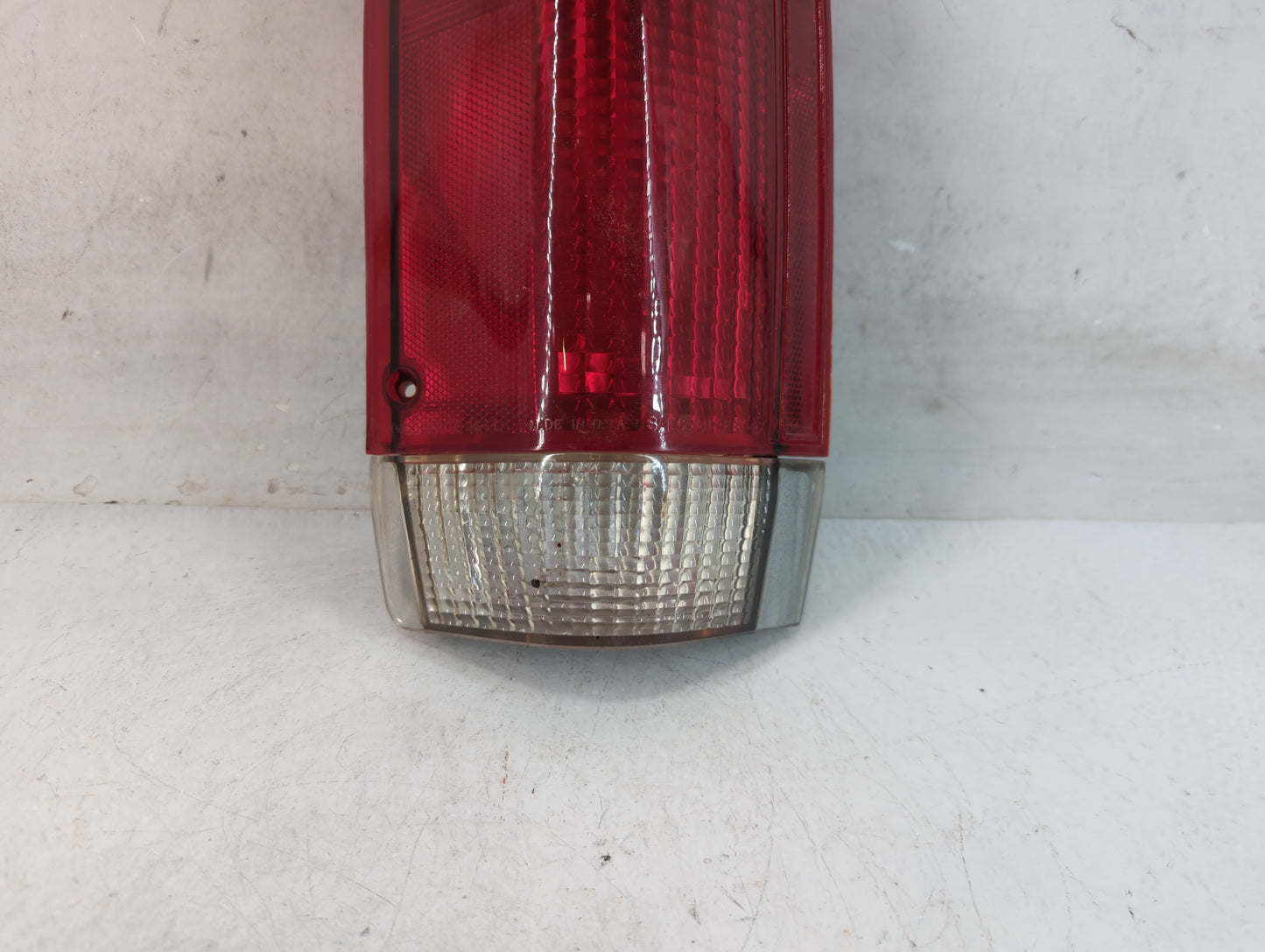 1988 Ford F-150 Rear Center Lid Brake Light Tail Light P/N:TMC 164X Fits OEM Used Auto Parts - Oemusedautoparts1.com