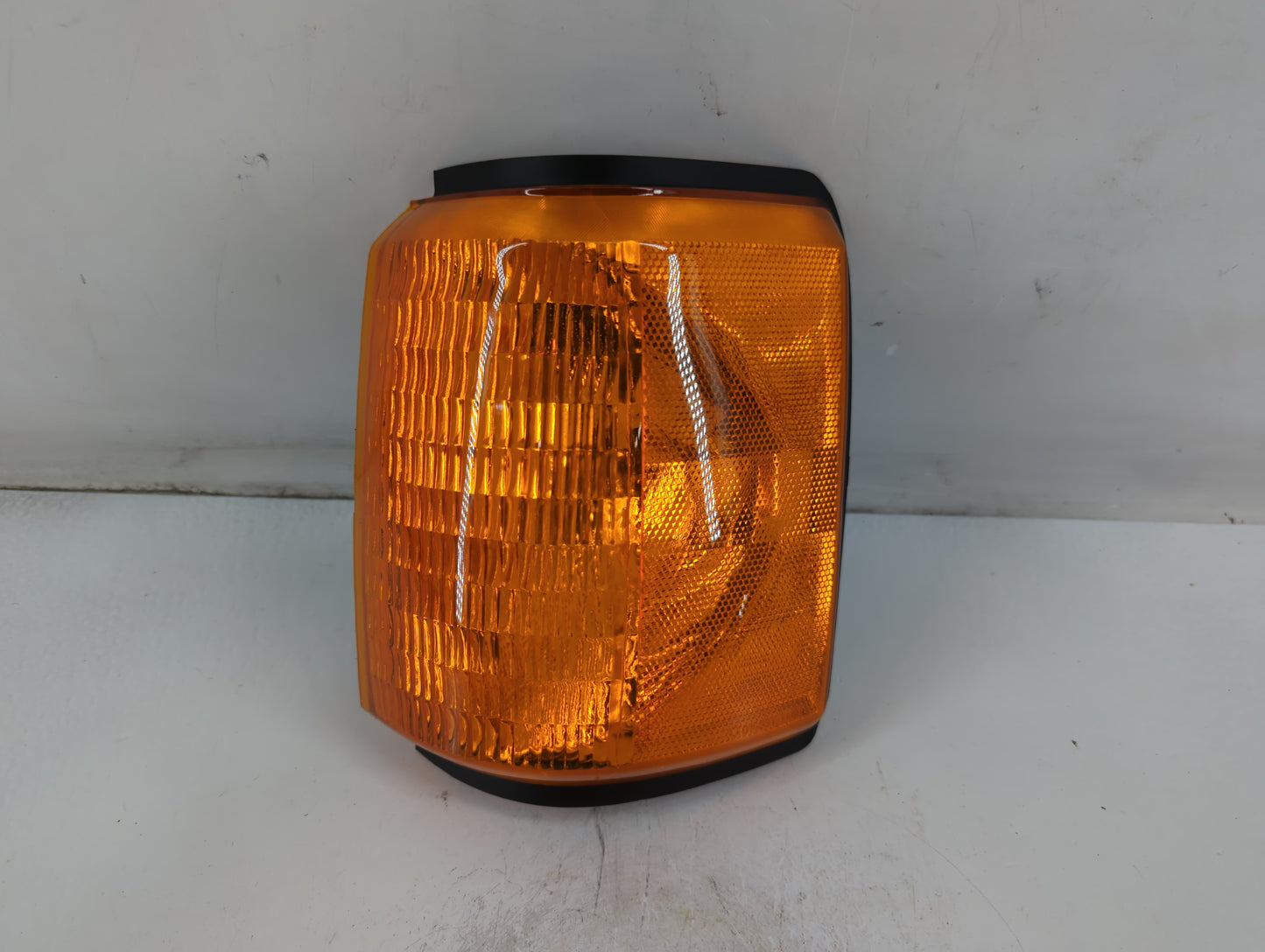 1988 Ford F-150 Driver Left Oem Fog Light Lamp - Oemusedautoparts1.com