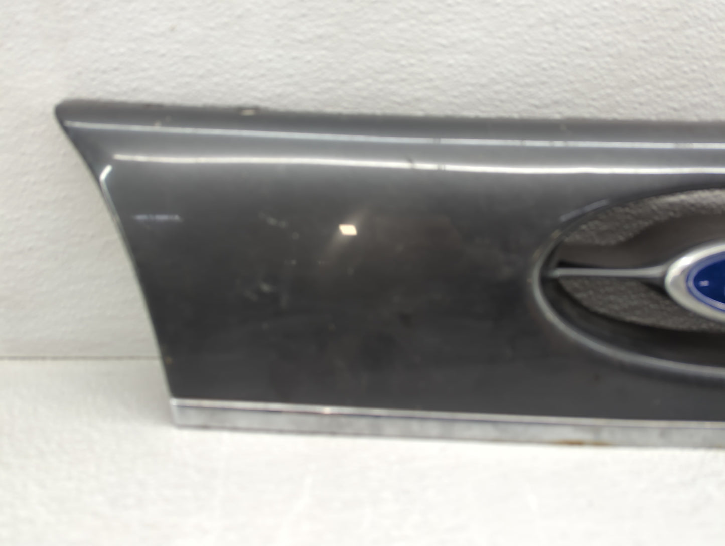 1988 Ford Taurus Front Grille Bumper Not Included - Oemusedautoparts1.com