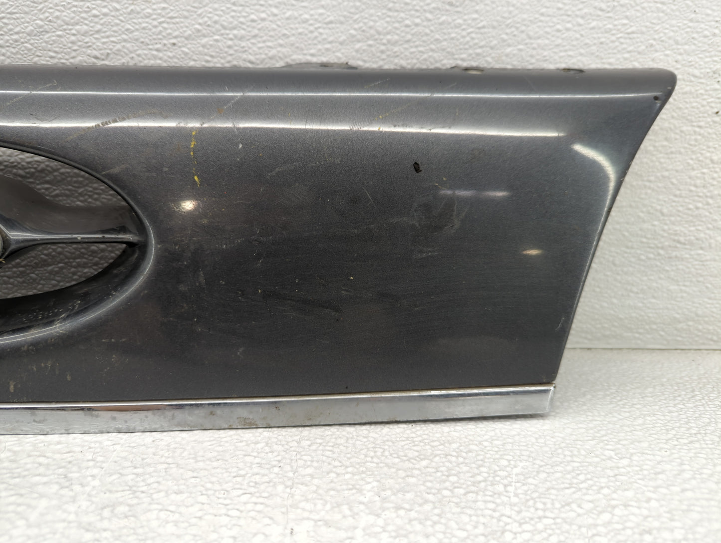 1988 Ford Taurus Front Grille Bumper Not Included - Oemusedautoparts1.com
