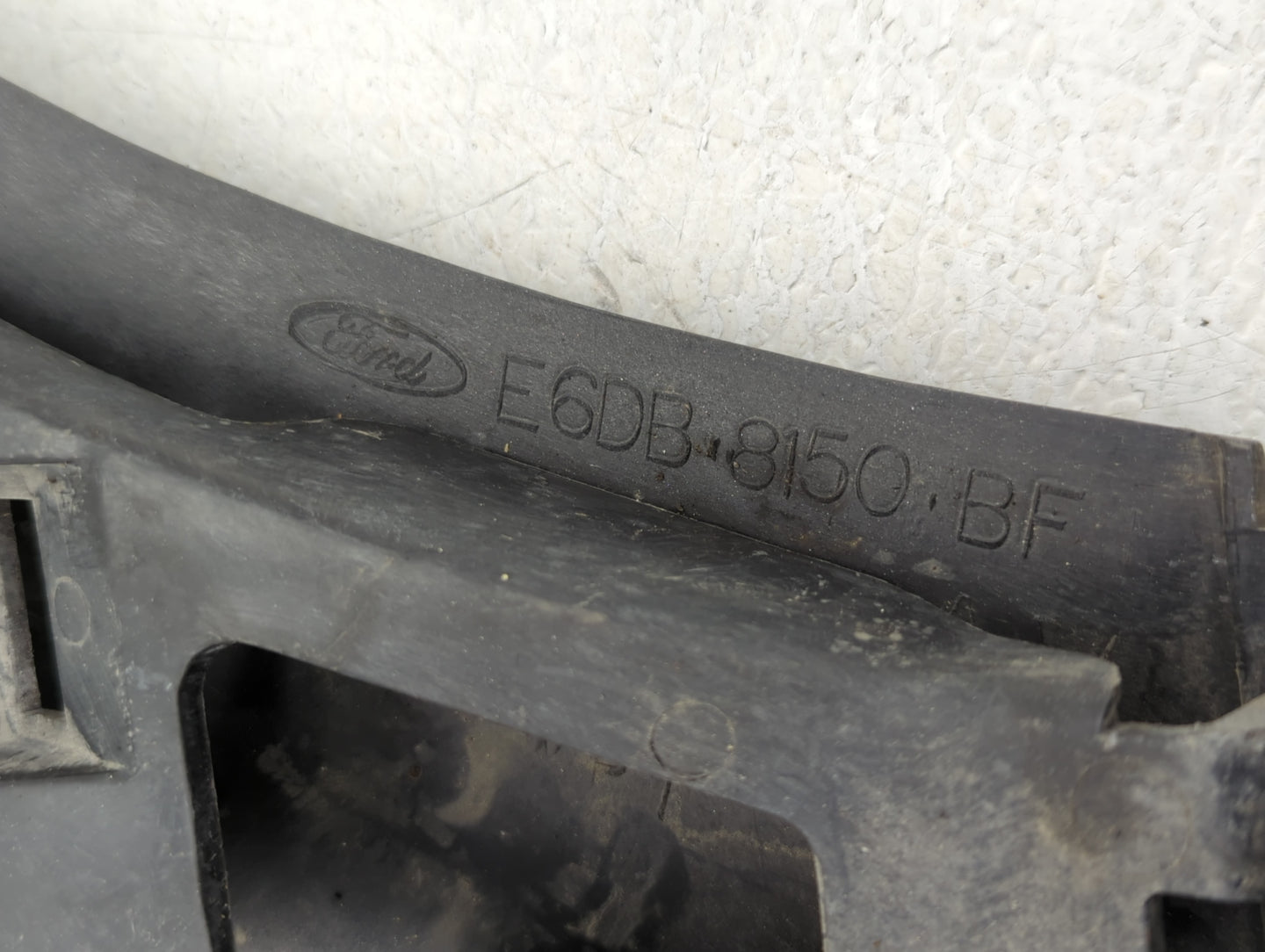 1988 Ford Taurus Front Grille Bumper Not Included - Oemusedautoparts1.com