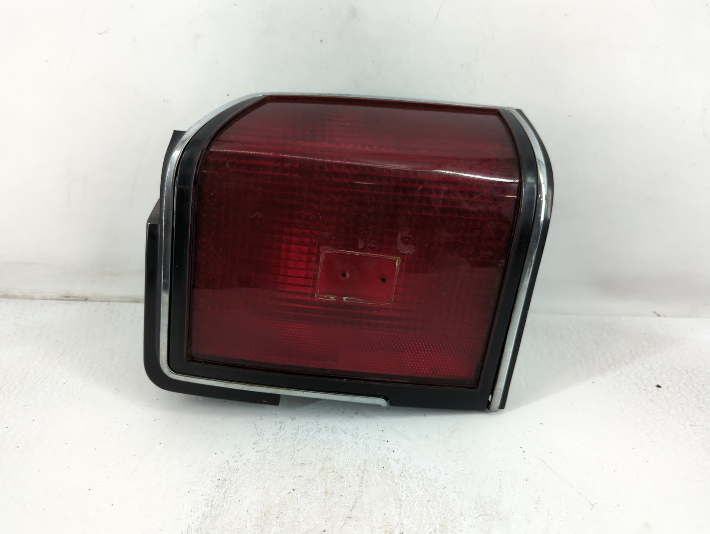 1988 Oldsmobile Cutlass Tail Light Assembly Passenger Right OEM P/N:59736221 Fits OEM Used Auto Parts - Oemusedautoparts1.co