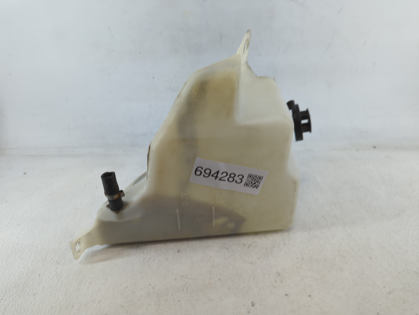 1989 Buick Reatta Windshield Washer Fluid Reservoir Bottle Oem - Oemusedautoparts1.com
