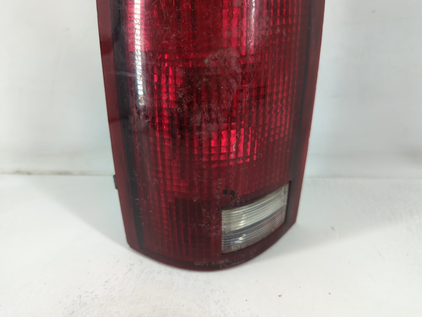 1989 Chevrolet C1500 Tail Light Assembly Driver Left OEM P/N:10508821 16505849 Fits OEM Used Auto Parts - Oemusedautoparts1.