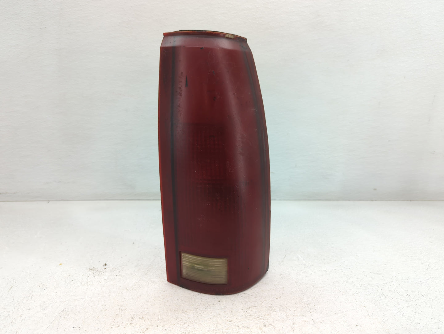 1989 Chevrolet C1500 Tail Light Assembly Passenger Right OEM P/N:16508322 Fits OEM Used Auto Parts - Oemusedautoparts1.com