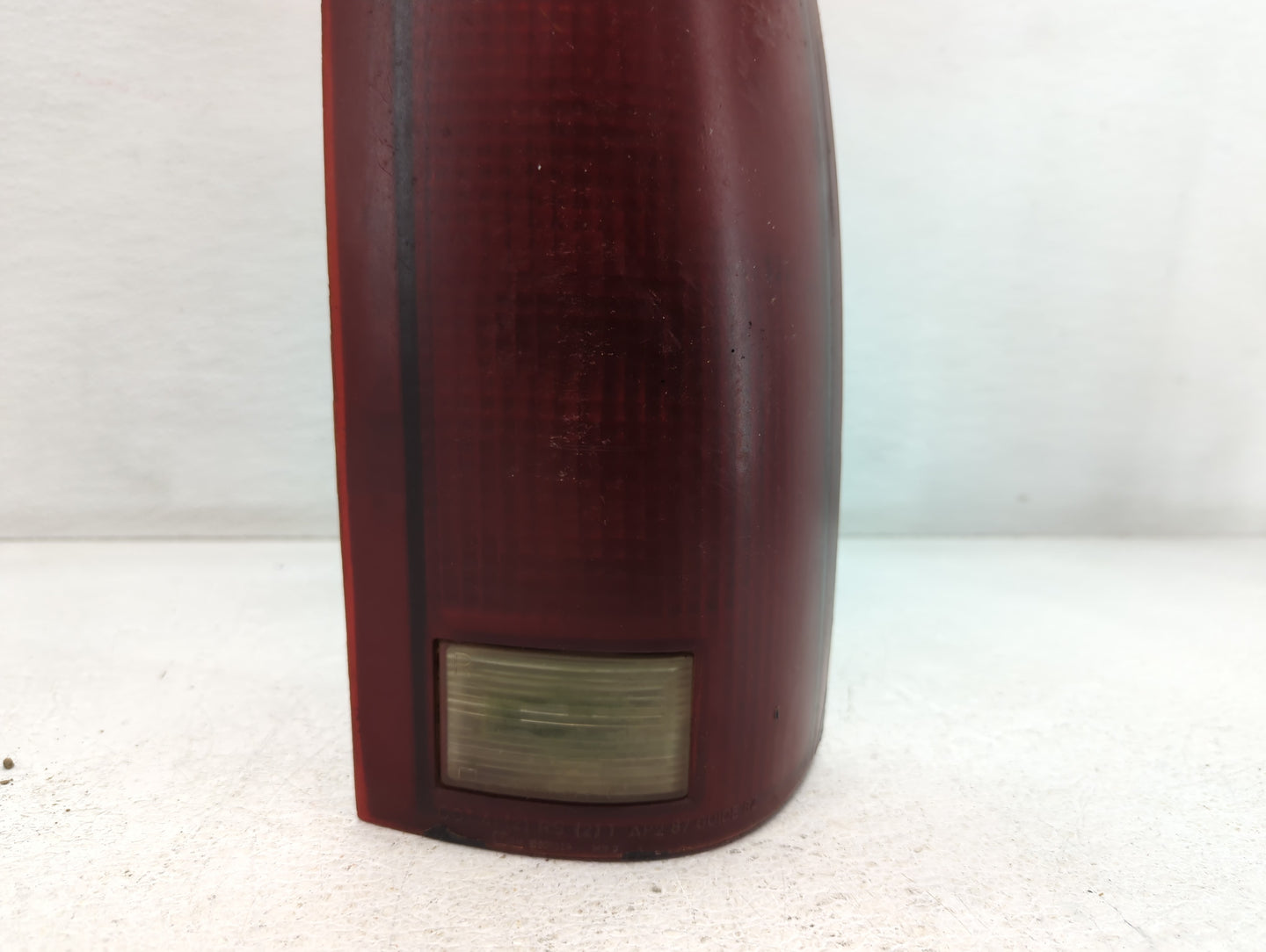 1989 Chevrolet C1500 Tail Light Assembly Passenger Right OEM P/N:16508322 Fits OEM Used Auto Parts - Oemusedautoparts1.com