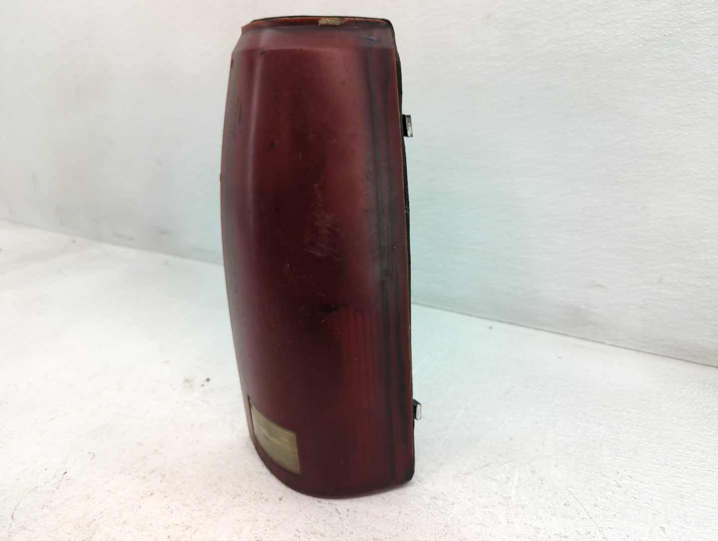 1989 Chevrolet C1500 Tail Light Assembly Passenger Right OEM P/N:16508322 Fits OEM Used Auto Parts - Oemusedautoparts1.com
