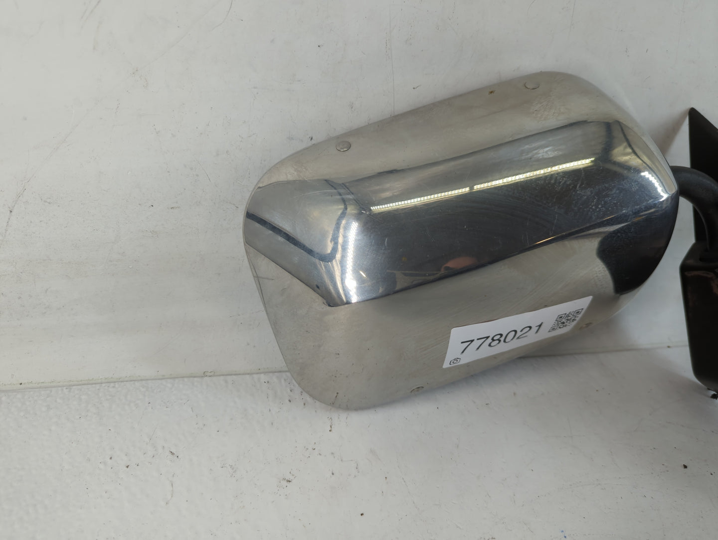 Chevrolet C1500 Passenger Right Side View Manual Door Mirror - Oemusedautoparts1.com