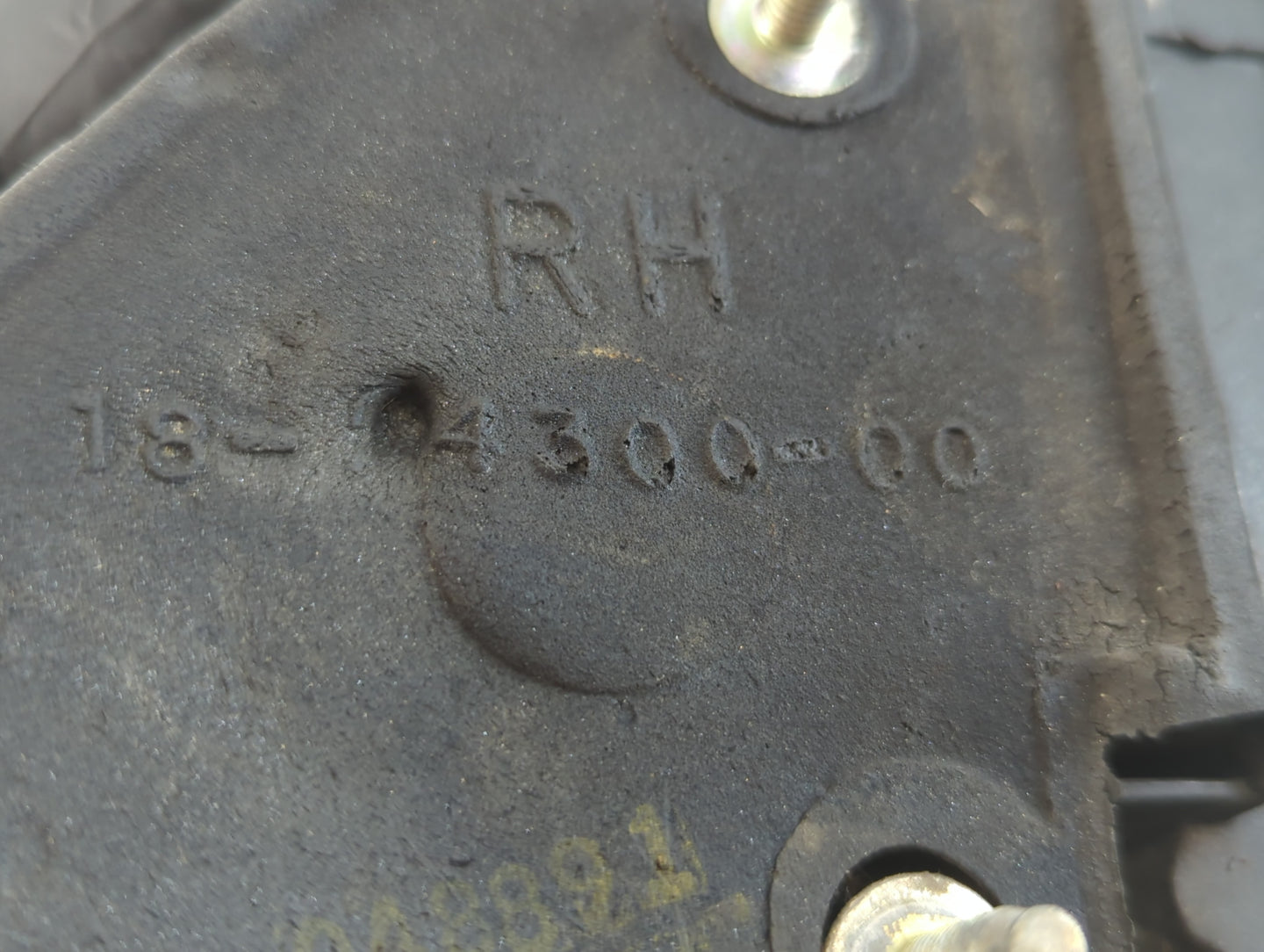 Chevrolet C1500 Passenger Right Side View Manual Door Mirror - Oemusedautoparts1.com