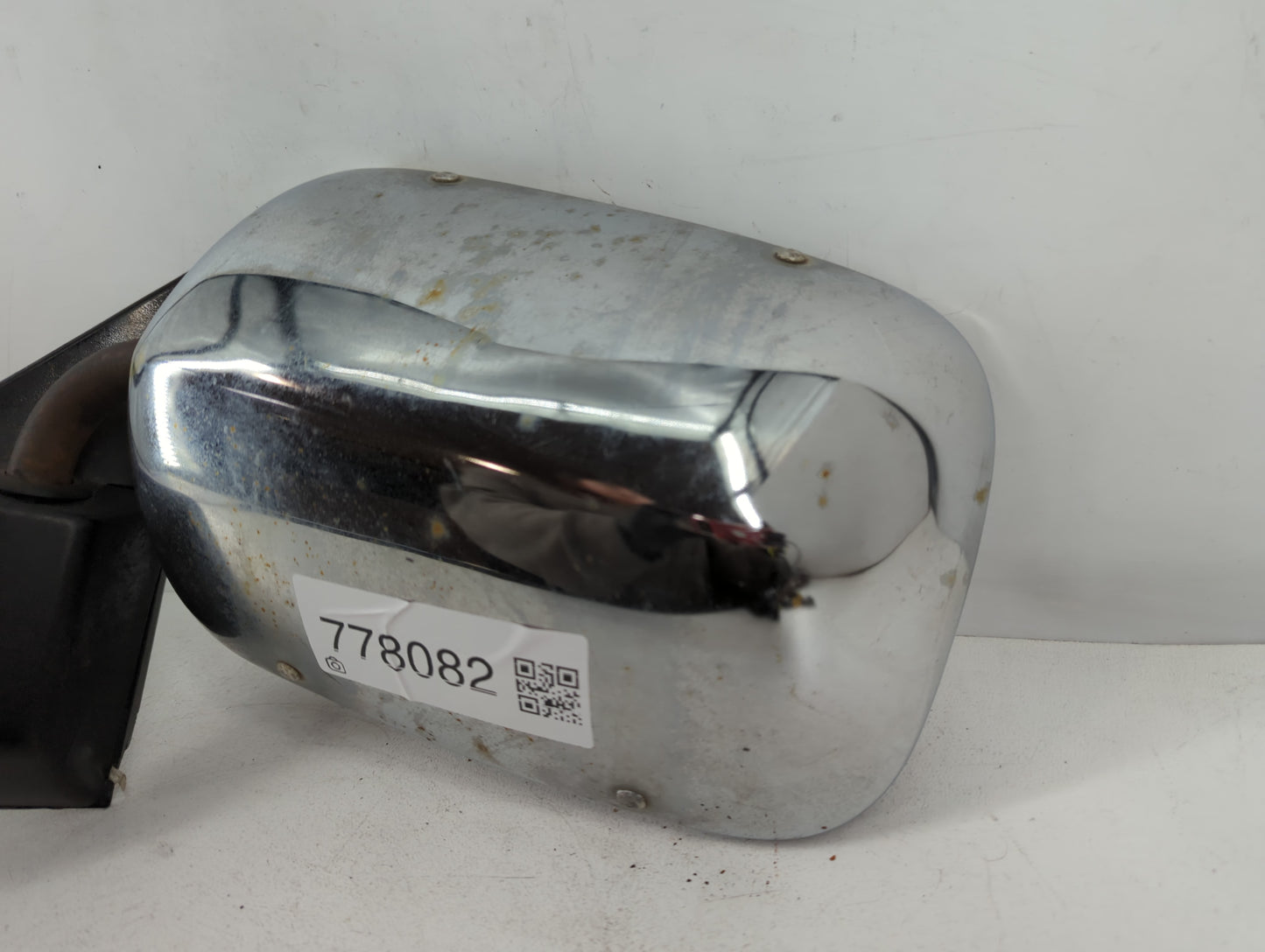 1989 Chevrolet C1500 Driver Side View Mirror - Left Door Mirror OEM Used - Oemusedautoparts1.com