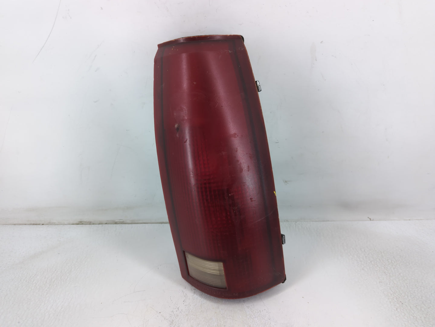 1989 Chevrolet C1500 Tail Light Assembly Passenger Right OEM Fits OEM Used Auto Parts - Oemusedautoparts1.com