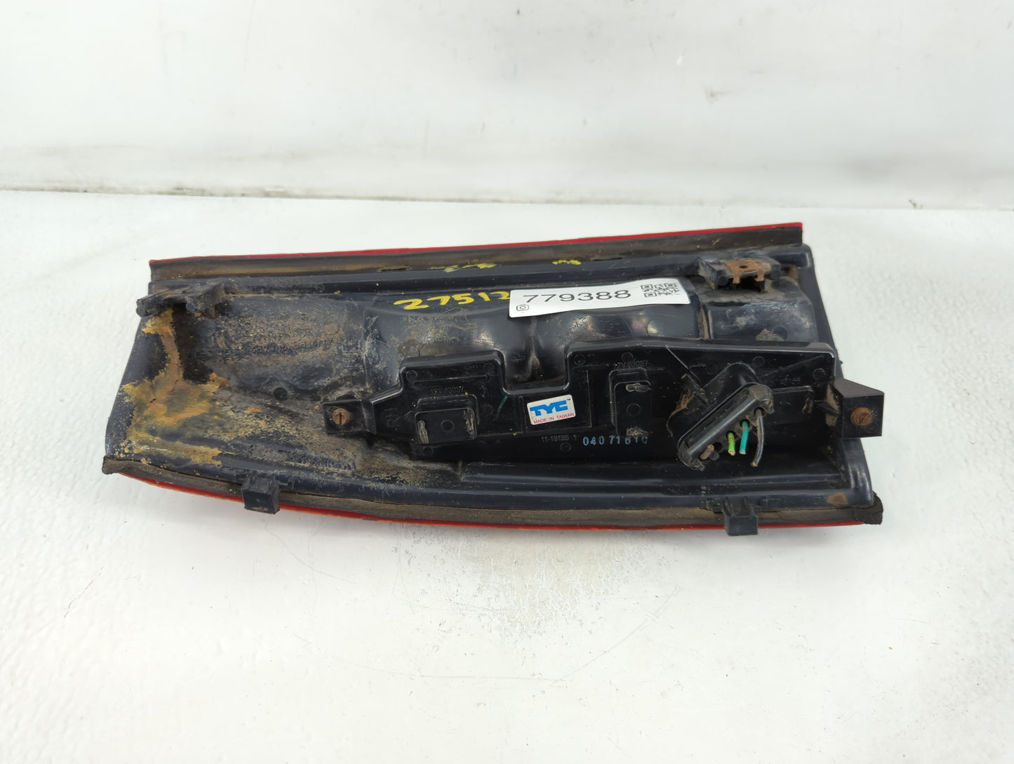 1989 Chevrolet C1500 Tail Light Assembly Passenger Right OEM Fits OEM Used Auto Parts - Oemusedautoparts1.com