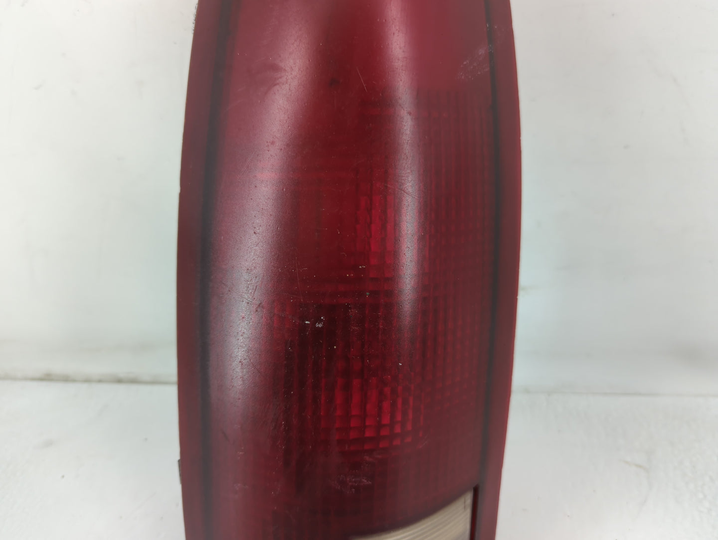 1989 Chevrolet C1500 Tail Light Assembly Driver Left OEM P/N:165053 16508321 Fits OEM Used Auto Parts - Oemusedautoparts1.co
