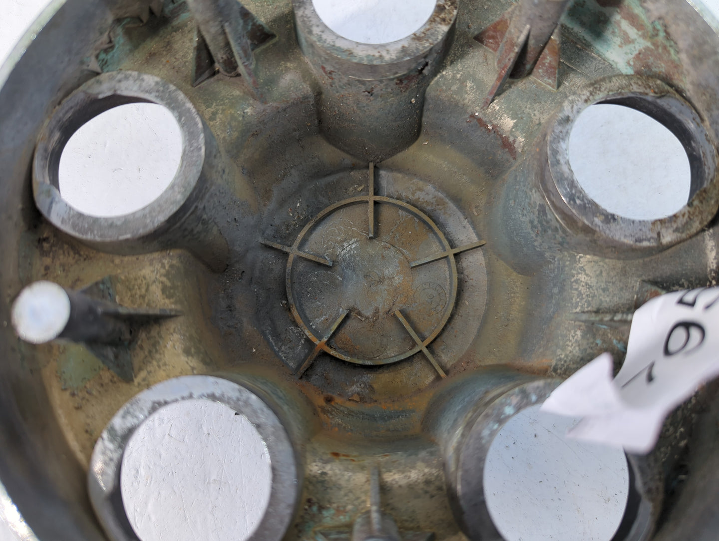 1989 Chevrolet C1500 Center Cap Oem - Oemusedautoparts1.com