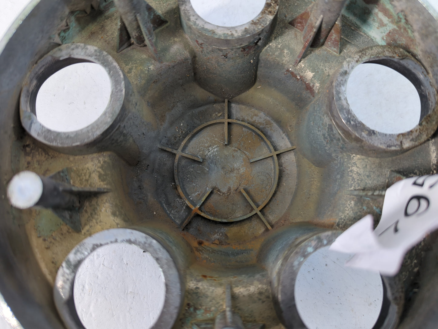 1989 Chevrolet C1500 Center Cap Oem - Oemusedautoparts1.com