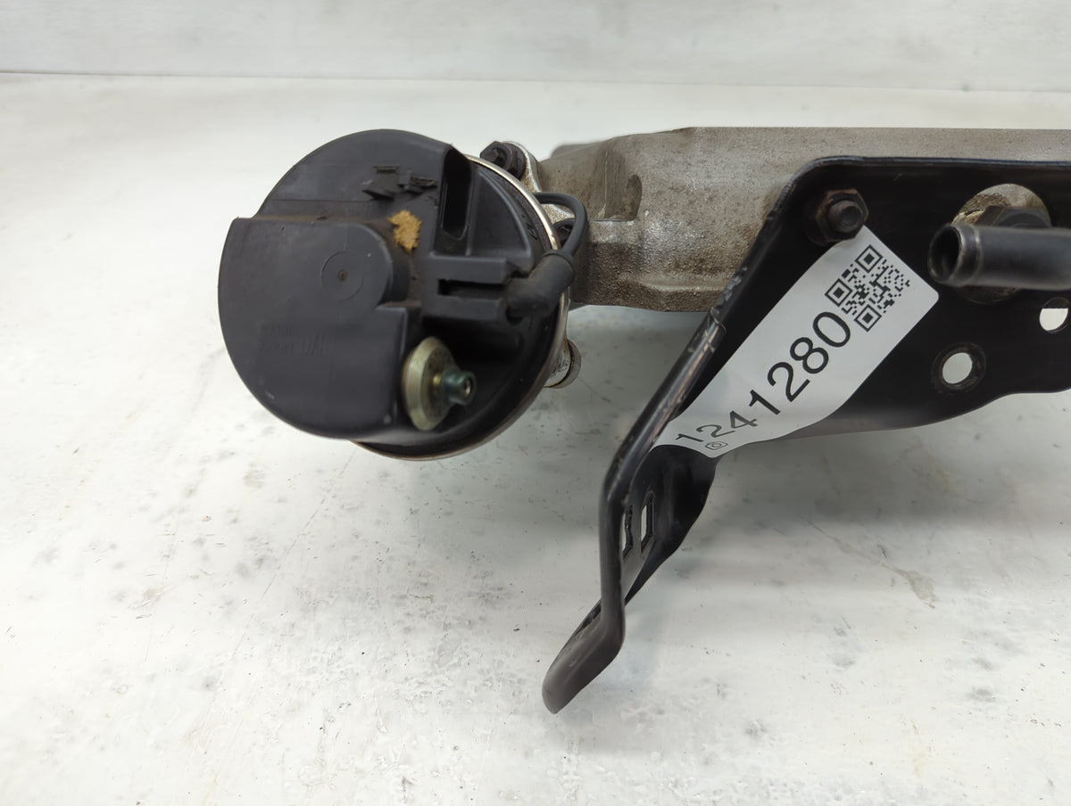 1989 Chevrolet Cavalier Air Intake Manifold P/N:14092234 Fits OEM Used Auto Parts - Oemusedautoparts1.com