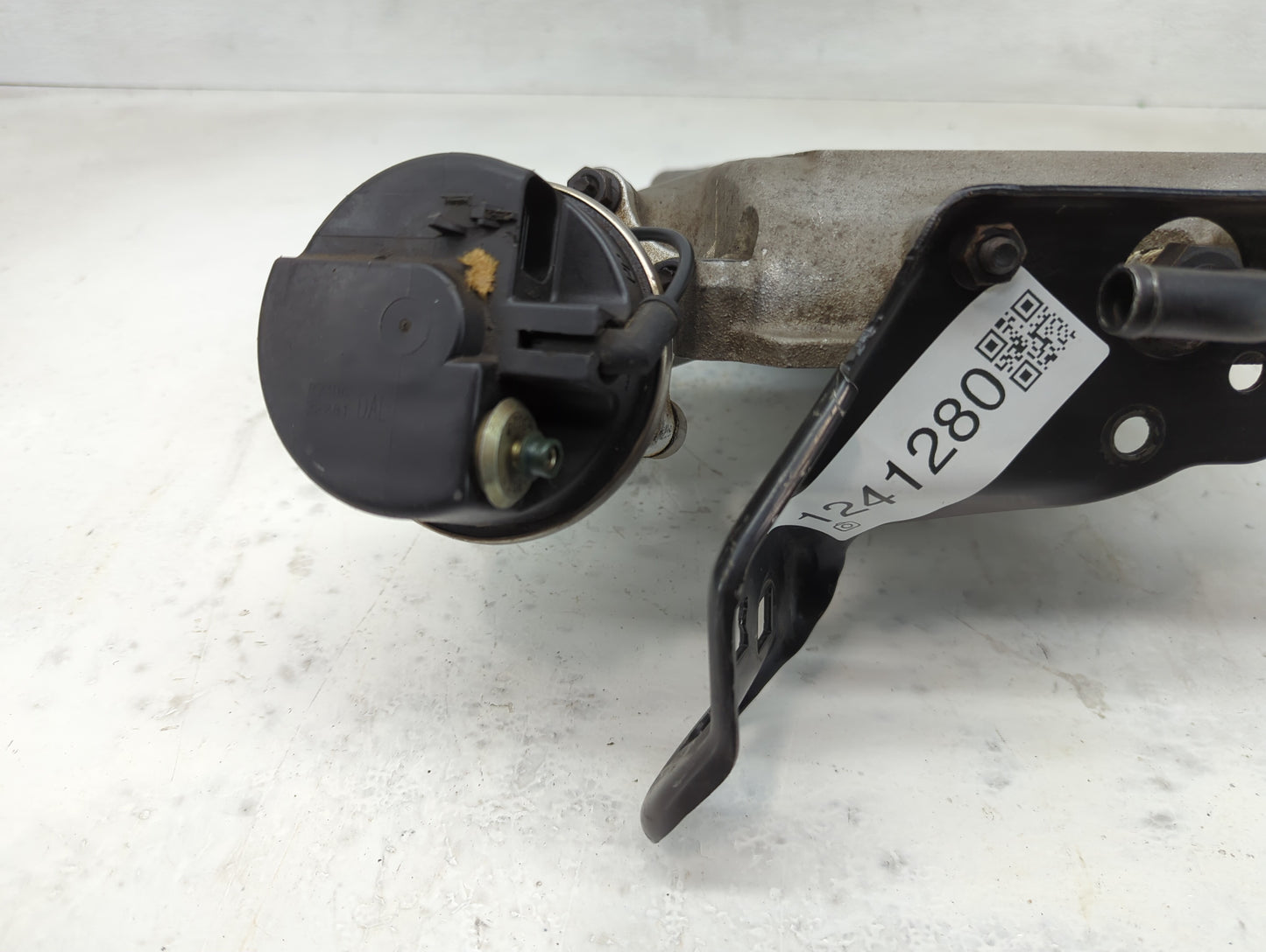 1989 Chevrolet Cavalier Air Intake Manifold P/N:14092234 Fits OEM Used Auto Parts - Oemusedautoparts1.com
