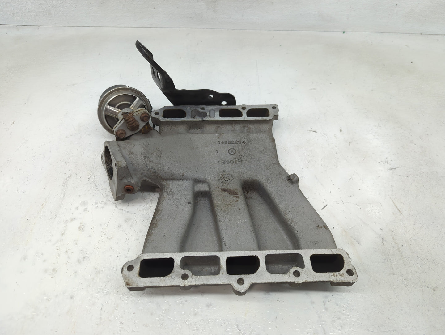 1989 Chevrolet Cavalier Air Intake Manifold P/N:14092234 Fits OEM Used Auto Parts - Oemusedautoparts1.com