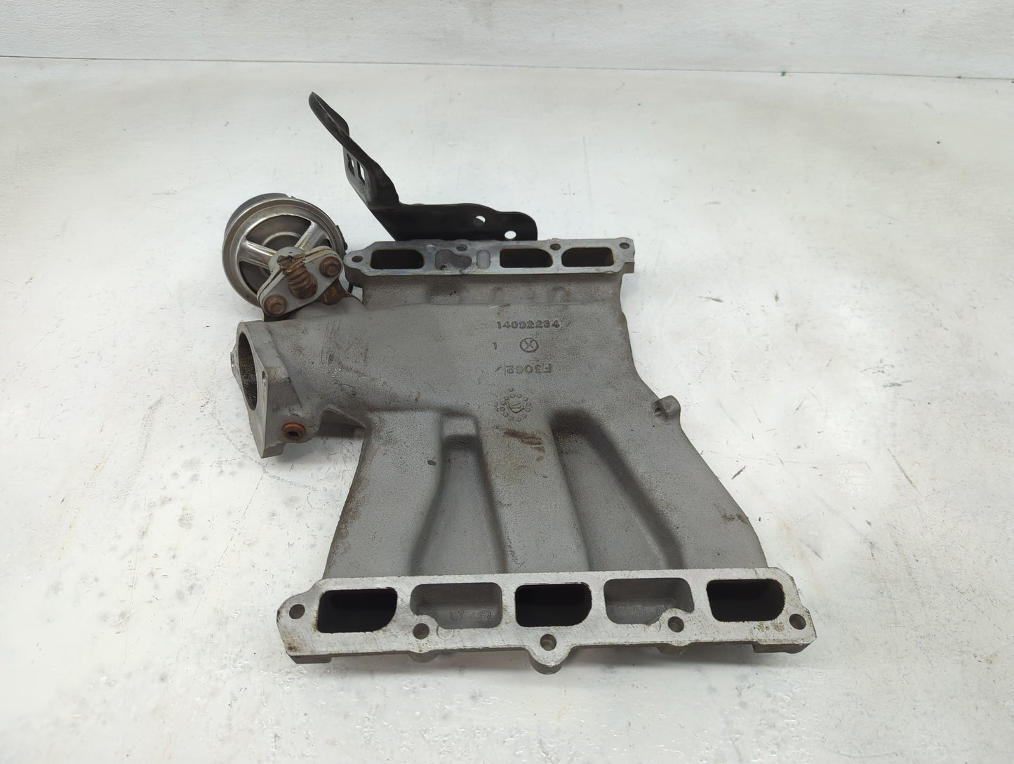 1989 Chevrolet Cavalier Air Intake Manifold P/N:14092234 Fits OEM Used Auto Parts - Oemusedautoparts1.com