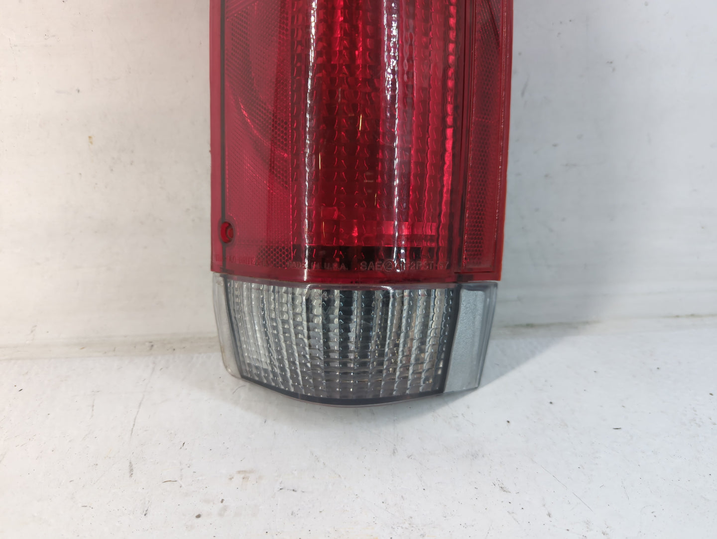 1989 Ford F-150 Tail Light Assembly Driver Left OEM P/N:SAE2AIP2RST-87 Fits OEM Used Auto Parts - Oemusedautoparts1.com