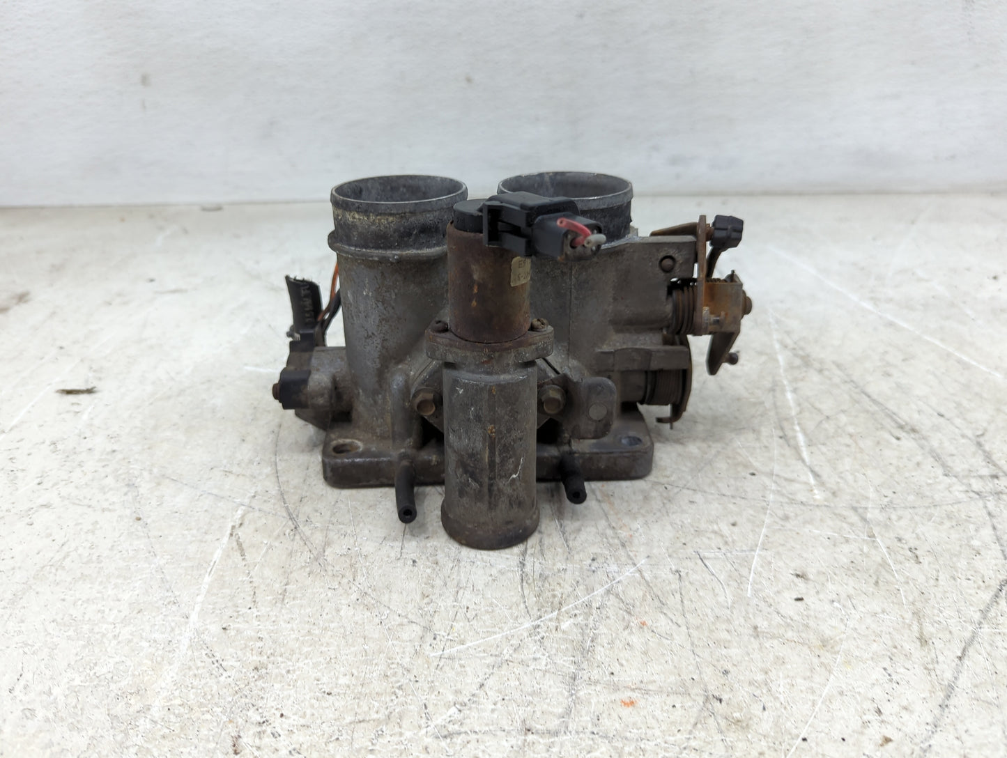 1989 Ford Ford F250 Pickup Throttle Body Fits OEM Used Auto Parts - Oemusedautoparts1.com
