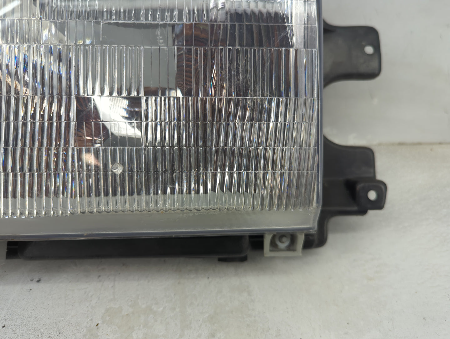 1989 Ford Ford F250 Pickup Passenger Right Oem Head Light Headlight Lamp - Oemusedautoparts1.com