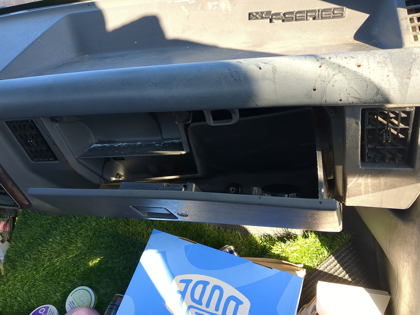 1989 Ford Ford F250 Pickup Passenger Glove Box Door Storage Compartment - Oemusedautoparts1.com