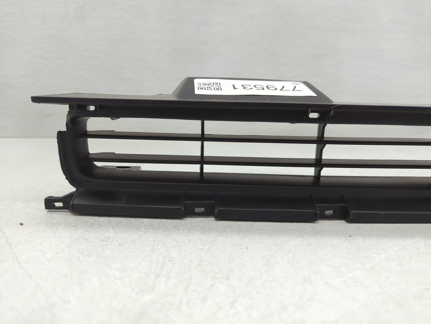 1989 Honda Accord Front Grille Bumper Not Included - Oemusedautoparts1.com