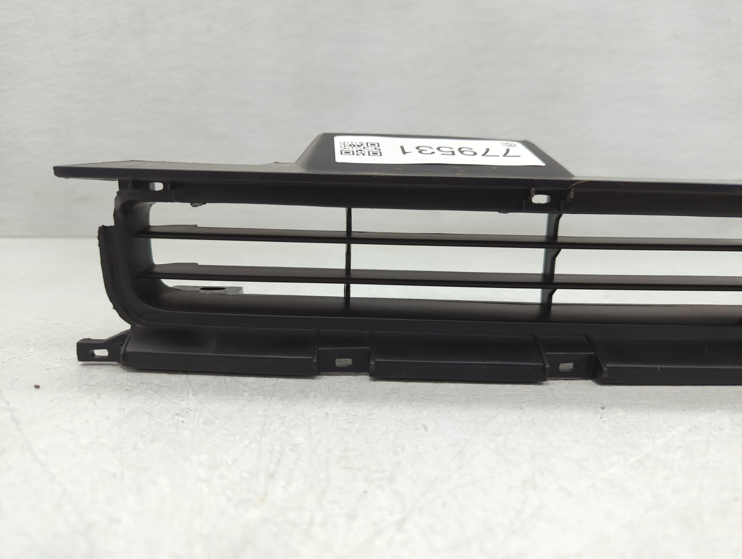 1989 Honda Accord Front Grille Bumper Not Included - Oemusedautoparts1.com