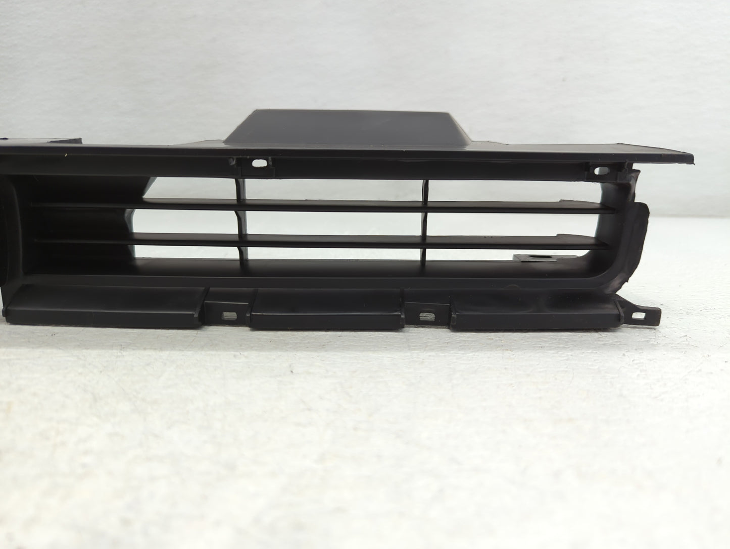 1989 Honda Accord Front Grille Bumper Not Included - Oemusedautoparts1.com