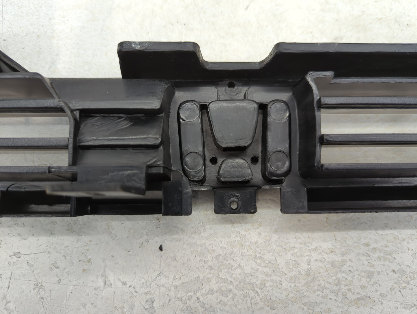 1989 Honda Accord Front Grille Bumper Not Included - Oemusedautoparts1.com