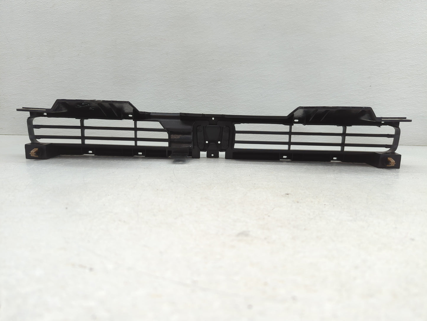 1989 Honda Accord Front Grille Bumper Not Included - Oemusedautoparts1.com
